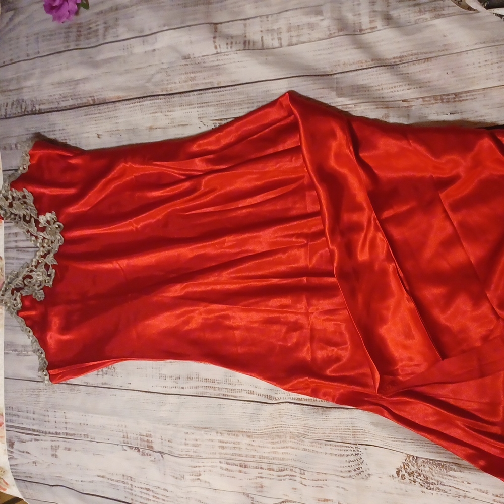 ladies nightgown